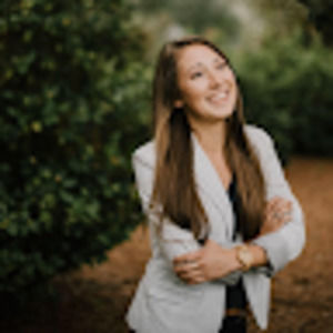 Meet your Posher, Alyssa